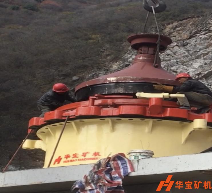 陜西寶雞市順通達礦業(yè)時產(chǎn)1000噸破碎機 陜西寶雞市順通達礦業(yè)時產(chǎn)1000噸破碎機