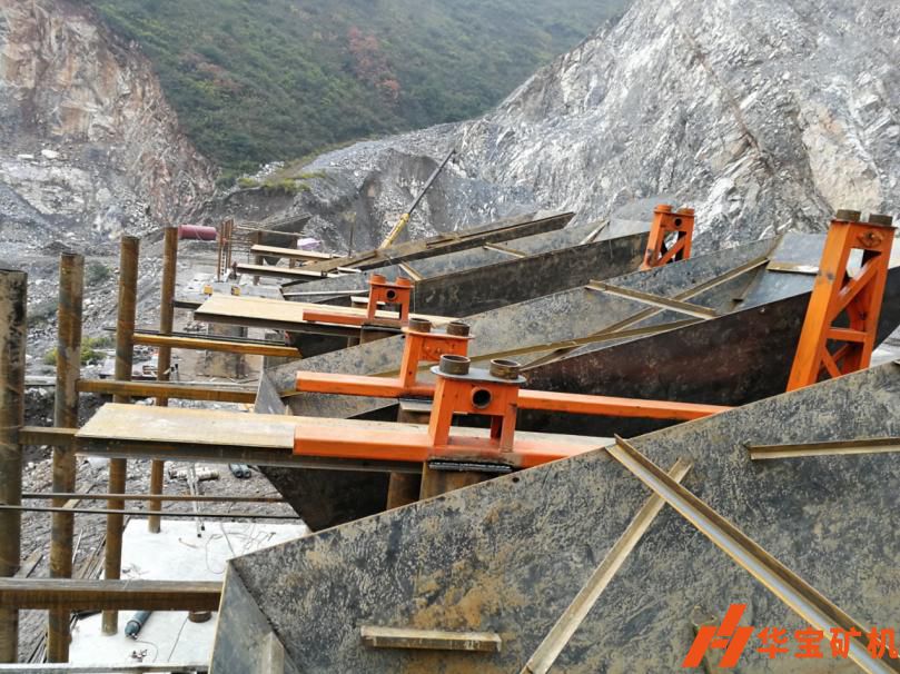 陜西寶雞市順通達礦業(yè)時產(chǎn)1000噸振動篩 陜西寶雞市順通達礦業(yè)時產(chǎn)1000噸振動篩