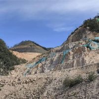 江西一采石場(chǎng)被查重大隱患!擅自改道使運(yùn)輸?shù)缆范钙鲁瑯?biāo) 自查后未整改